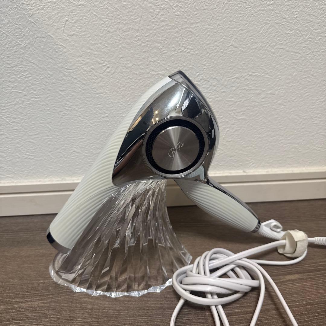 リファ ヘアドライヤー ホワイト（スタンド付き）