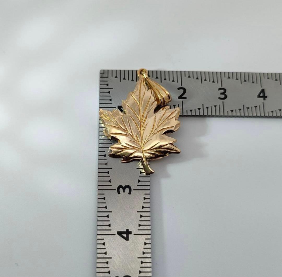 t*o様 18金 K18 カエデ 葉っぱ デザインネックレストップ 3.8g