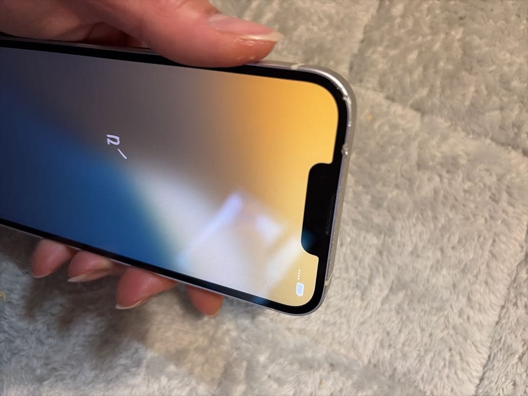 Apple iPhone 13 ホワイト 本体　キズあり　中古