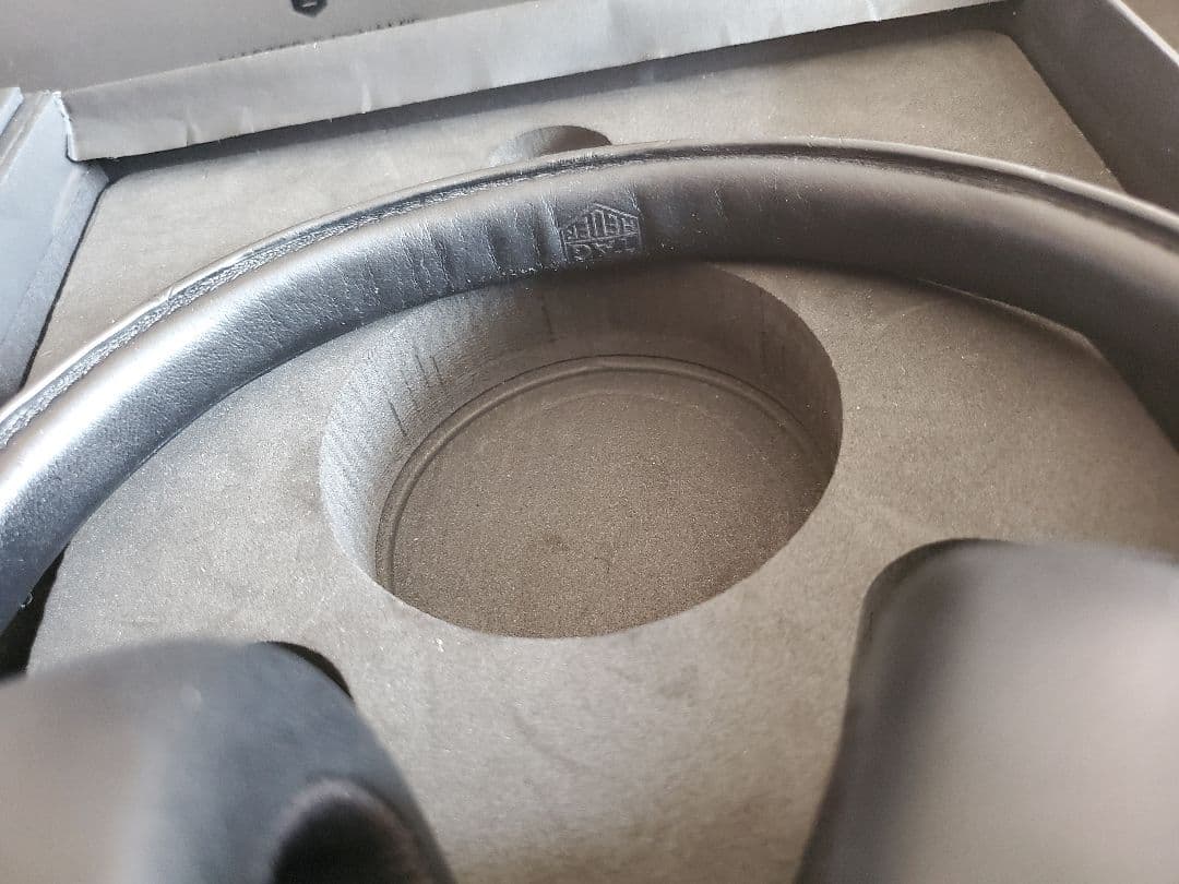 Master & Dynamic MW60 (TAG Heuerコラボ限定品)