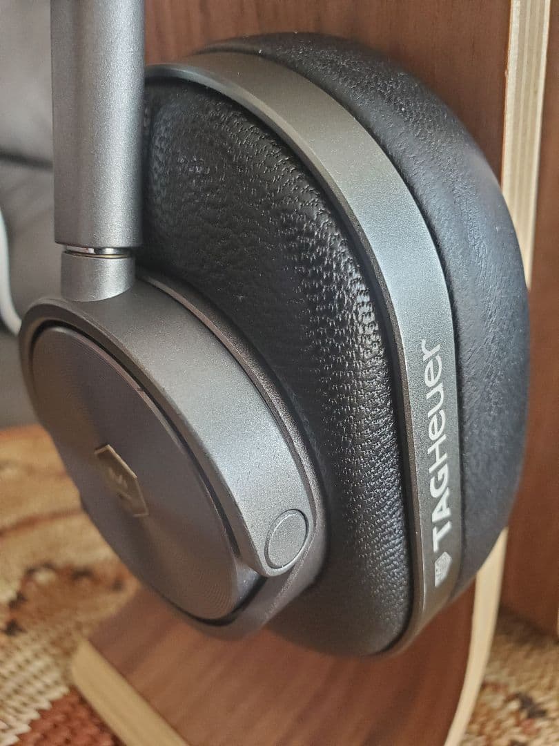 Master & Dynamic MW60 (TAG Heuerコラボ限定品)