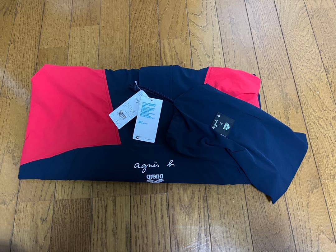 新品未使用タグ付き。アニエスベー × アリーナ レインポンチョ