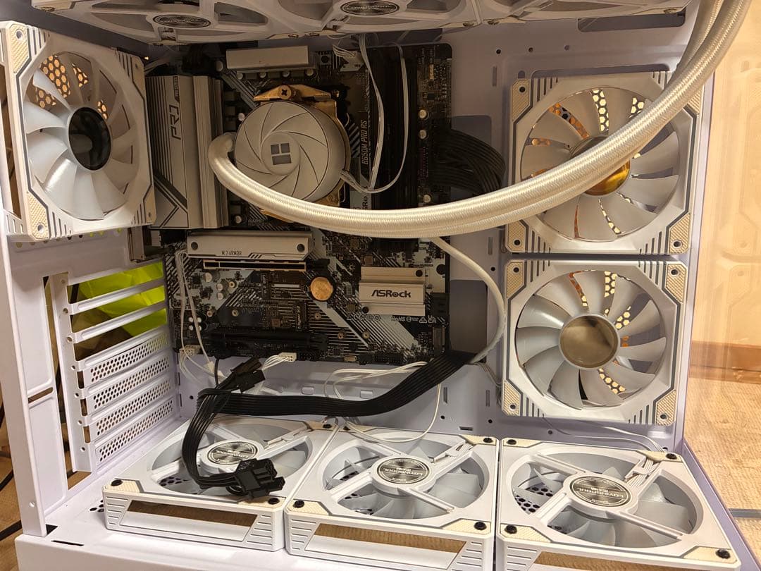 LIAN LI PCケースファン