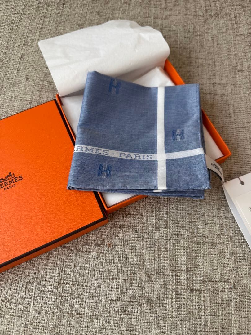HERMES ハンカチ 青 Hロゴ　ポケットチーフ