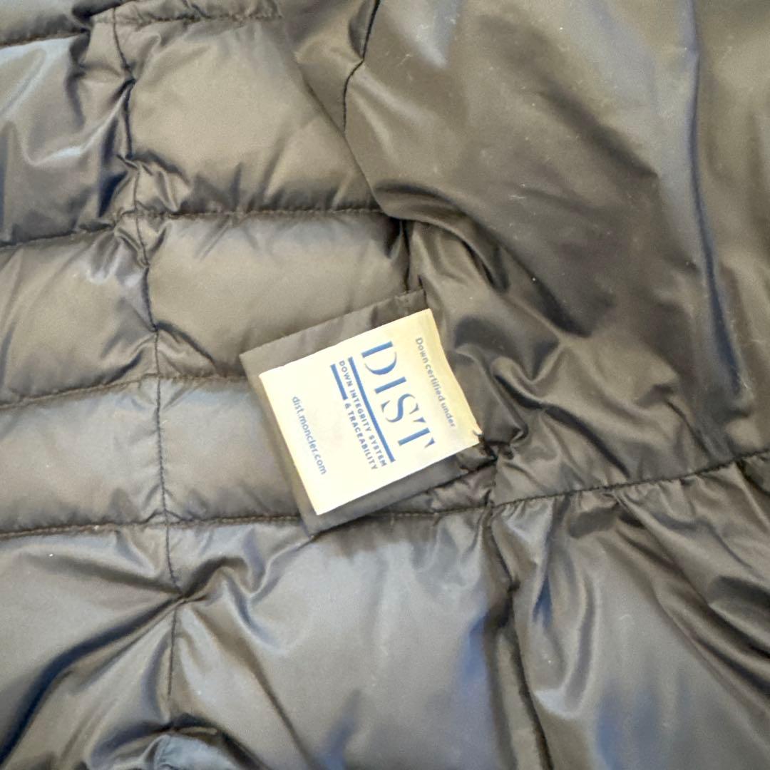 モンクレールブラックダウンコート ファー襟付き