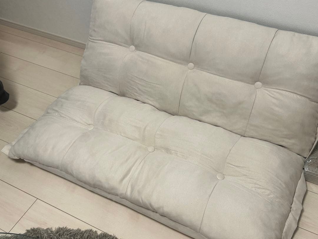 シンプル ホワイト 座椅子 ボタン付き