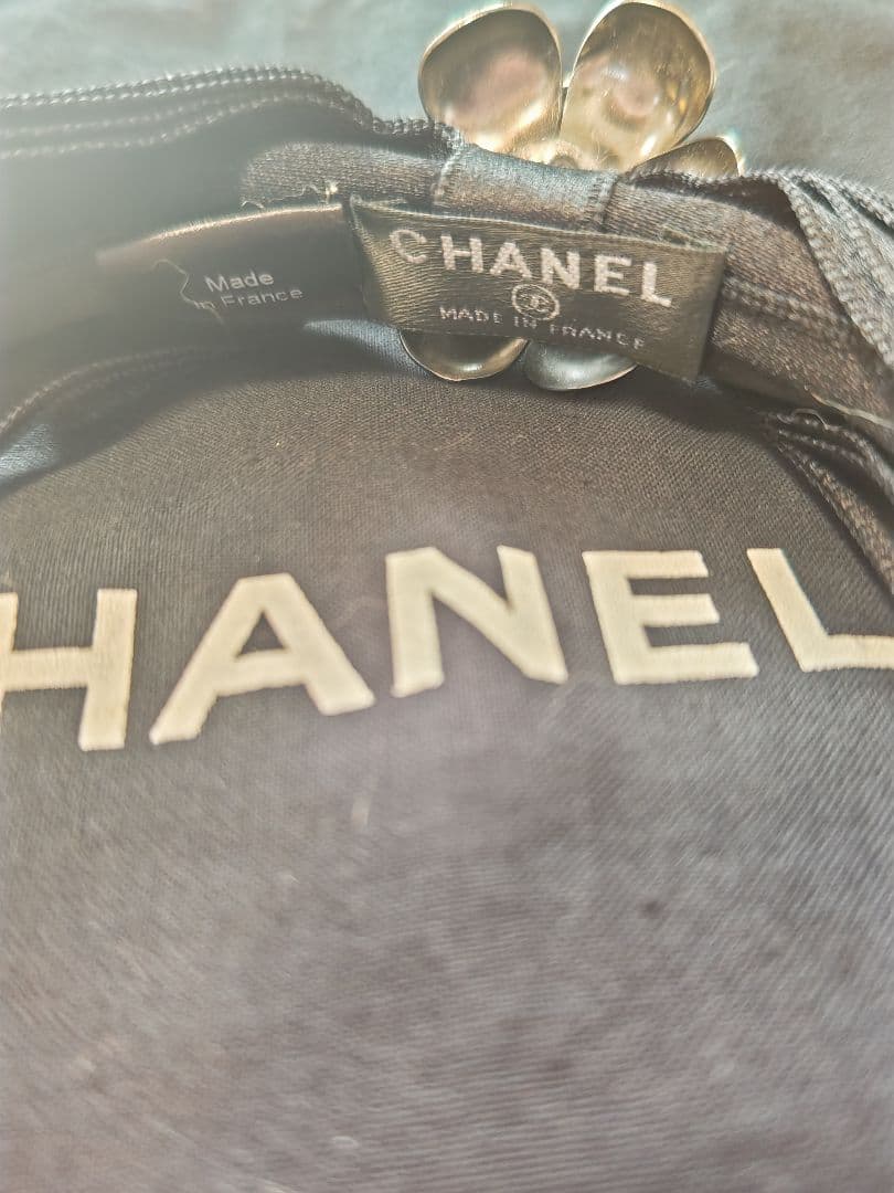 CHANEL ココマークカメリア付リボンカチューシャ