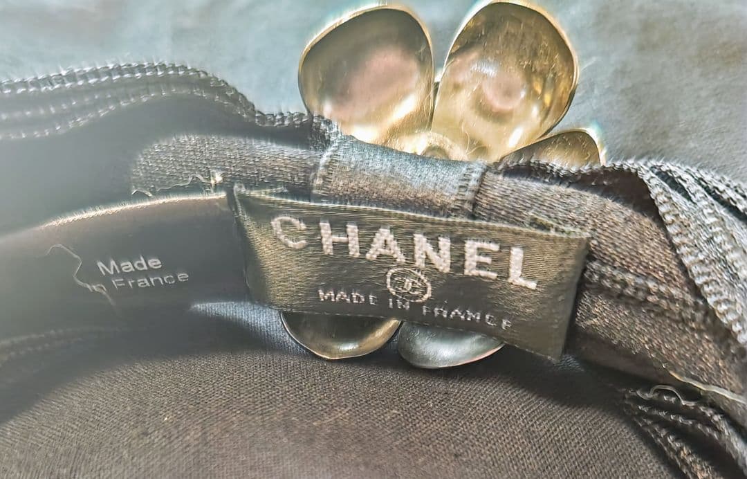 CHANEL ココマークカメリア付リボンカチューシャ