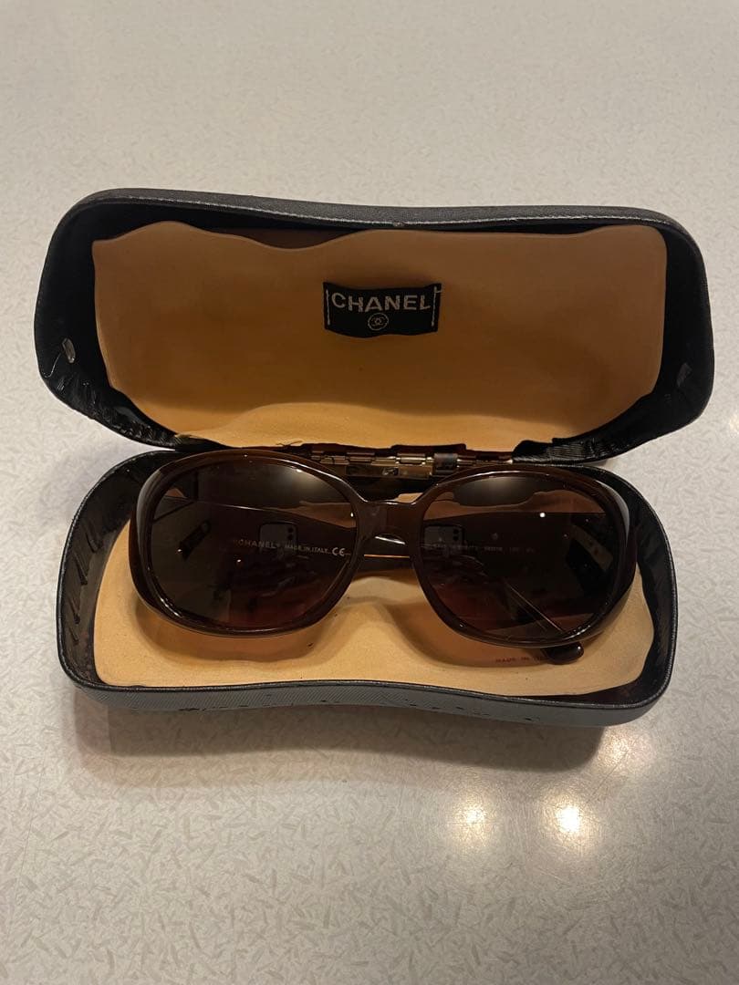 ◆CHANEL　シャネル◆カメリアロゴ付き　サングラス