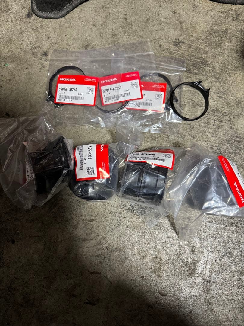 CB750F(RC04) コネクティングチューブバンドSet インシュレーター