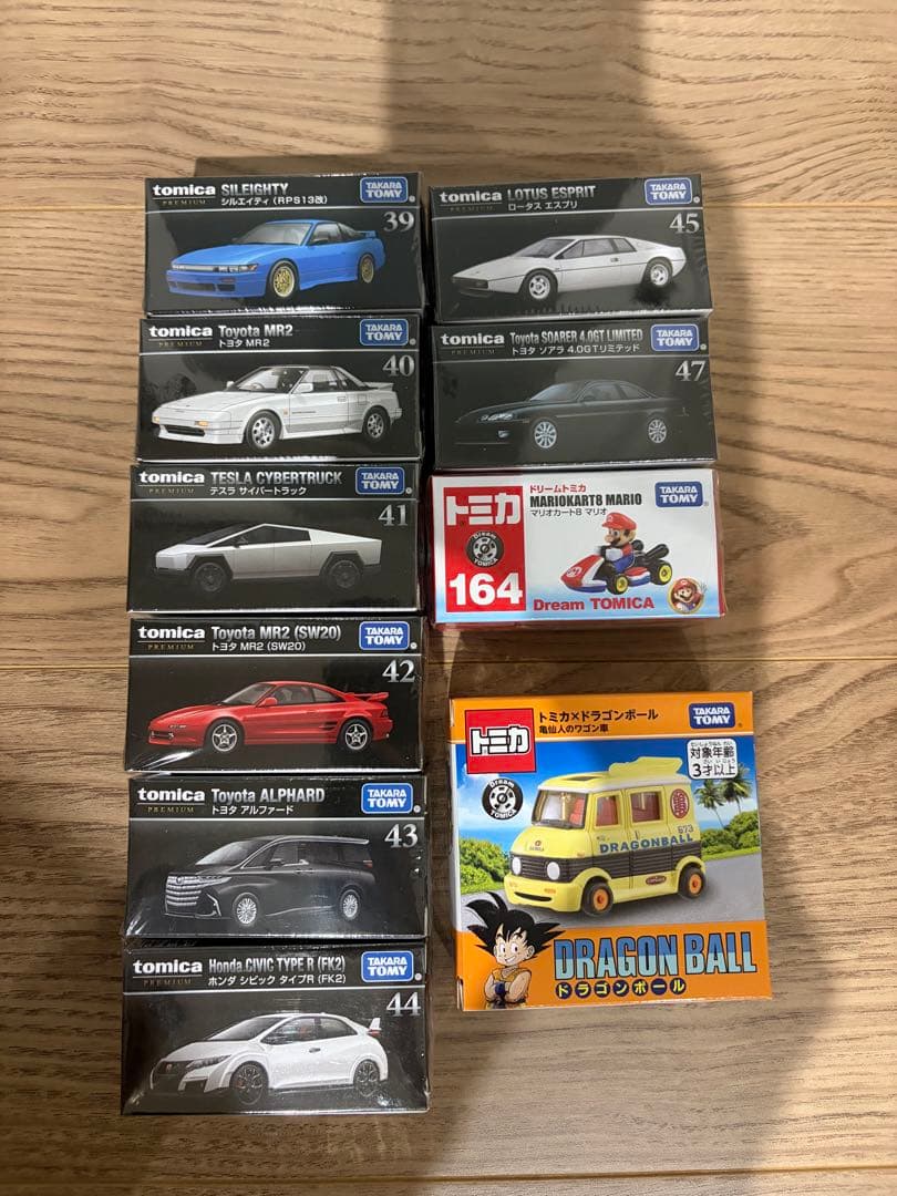 【新品】TOMICAプレミアムシリーズのミニカーセットおまけ付　40品セット売り