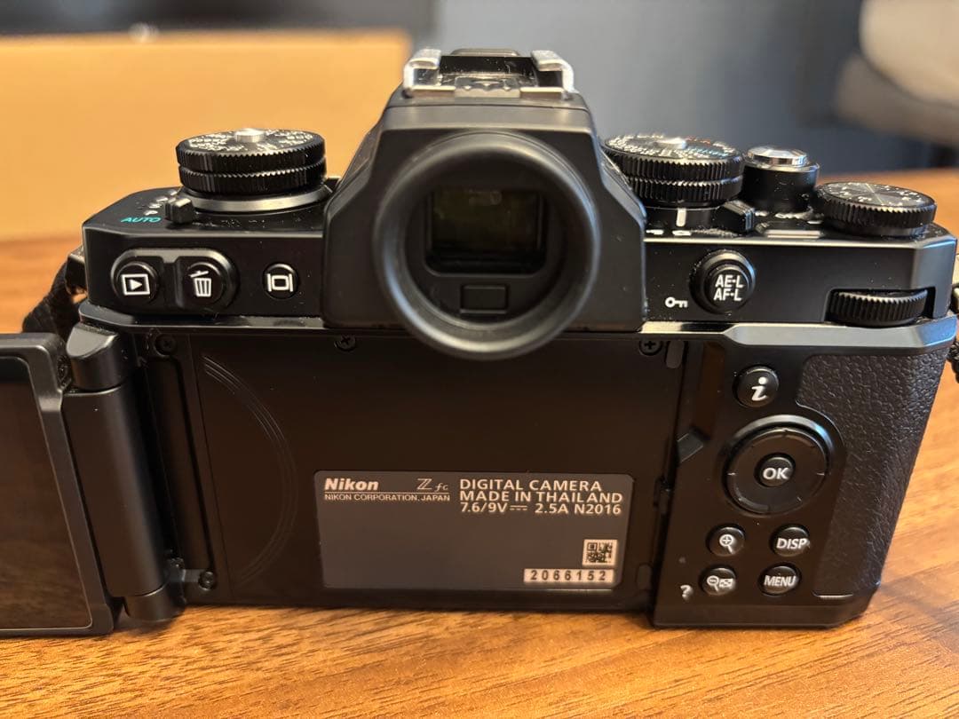 Nikon Z fc DX 16-50mm レンズ付き