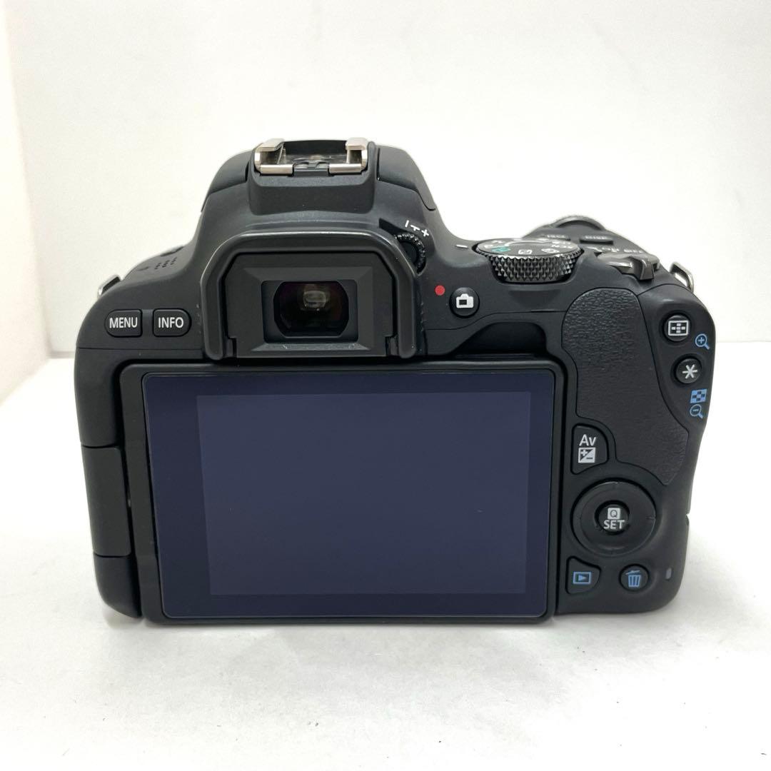 Canon EOS Kiss X9 ダブルズームキット