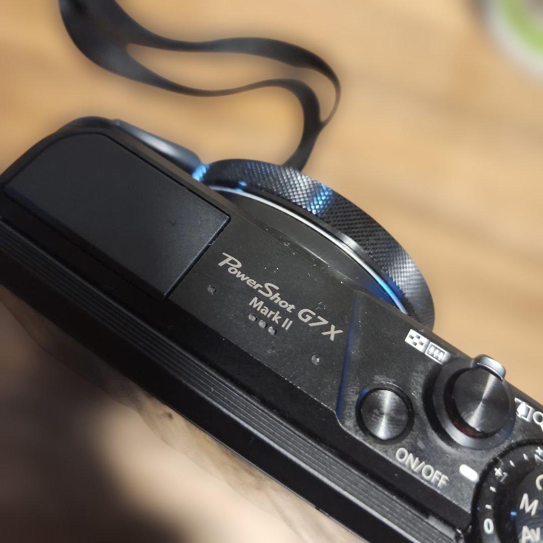 り*ん様 Canon PowerShot G7X Mark II 本体と充電器バ