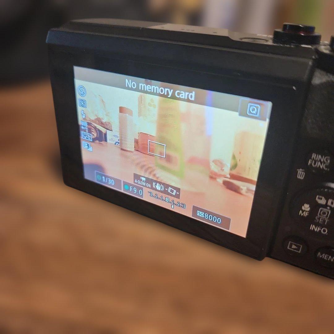 り*ん様 Canon PowerShot G7X Mark II 本体と充電器バ