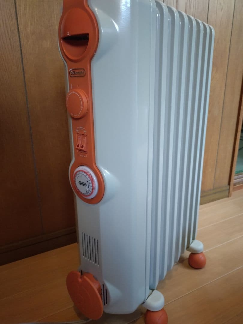 Delonghi オイルヒーターJR0812-BR