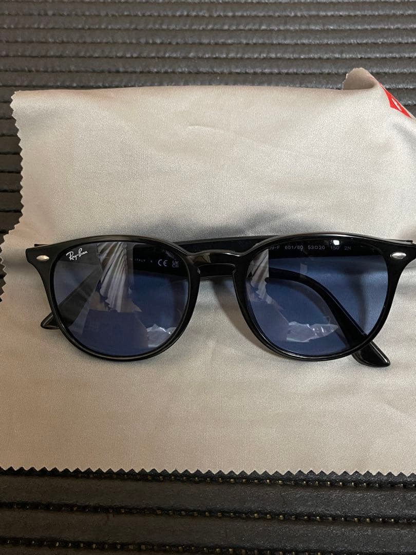 Ray-Ban レイバン　RB4259-F サングラス