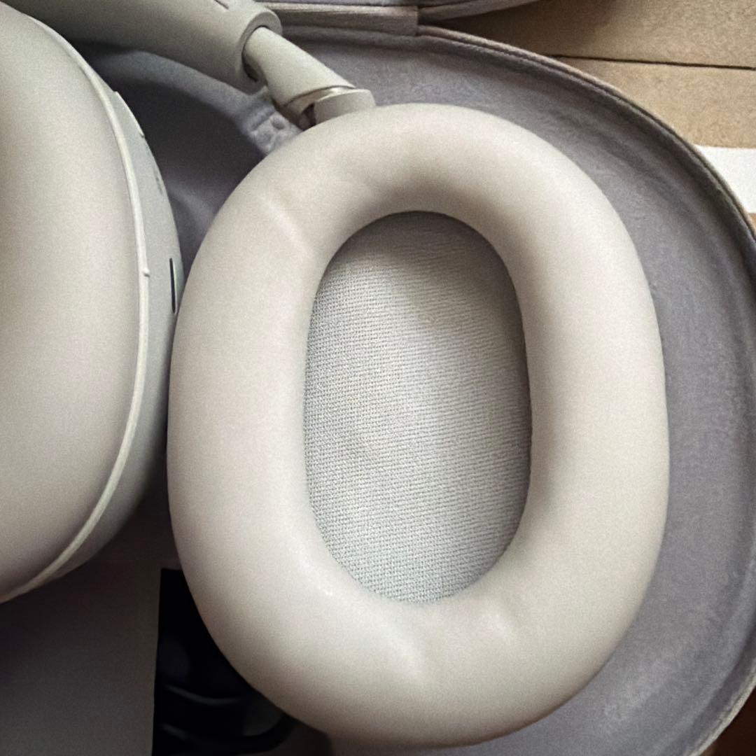 【最安値】SONY WH-1000XM6 美品　プラチナシルバー