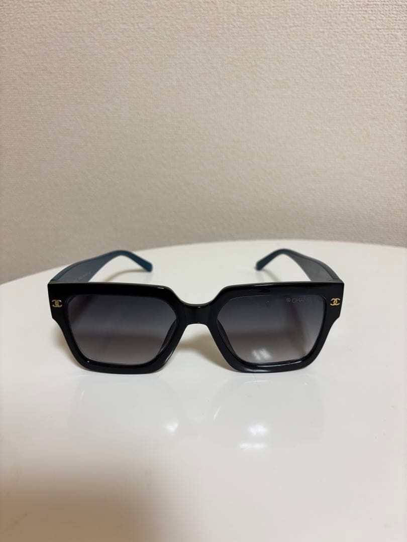 CHANEL ブラック スクエアサングラス