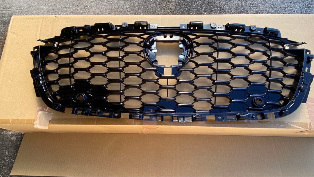 MAZDA CX-60 プレミアムスポーツ　純正グリル※新車外し。　2022年式