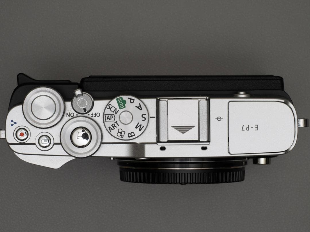 オリンパス PEN E-P7