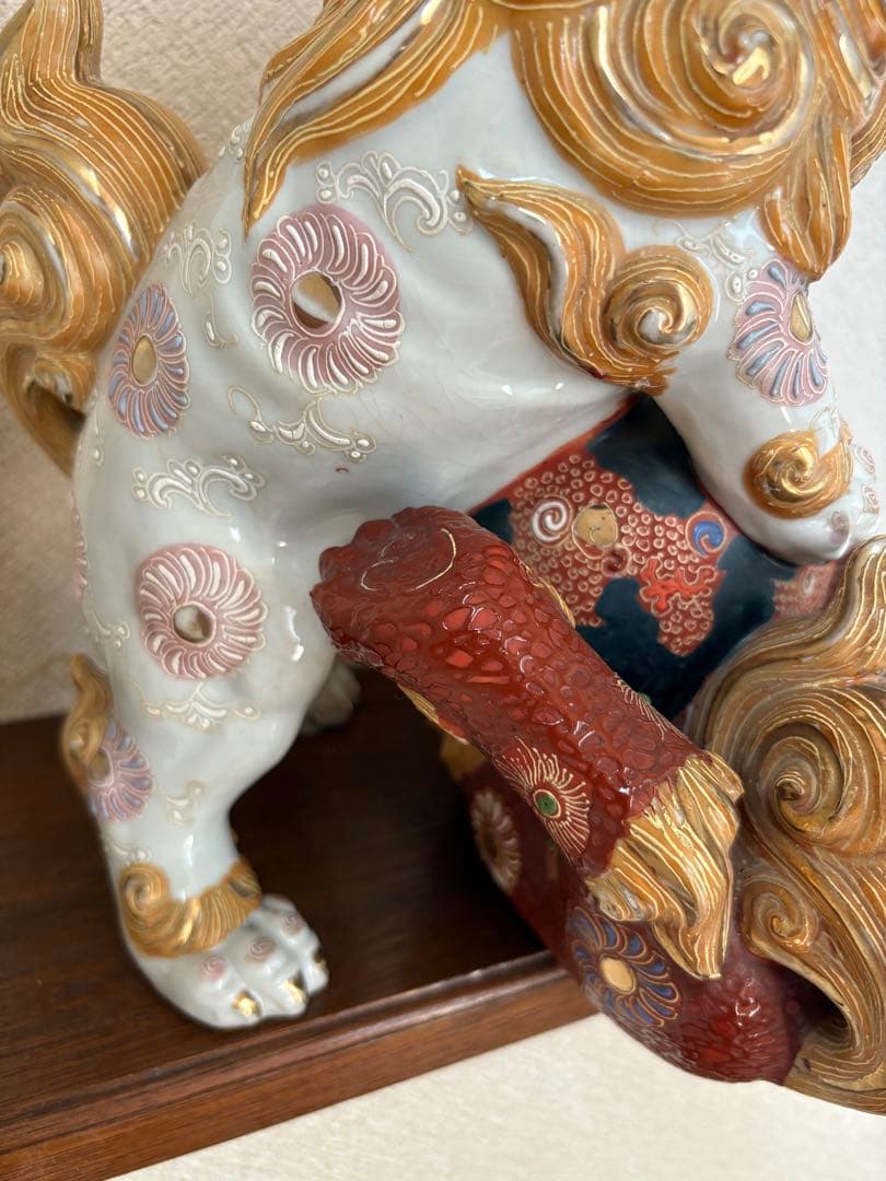 じゃれあい　玉乗り獅子　置物