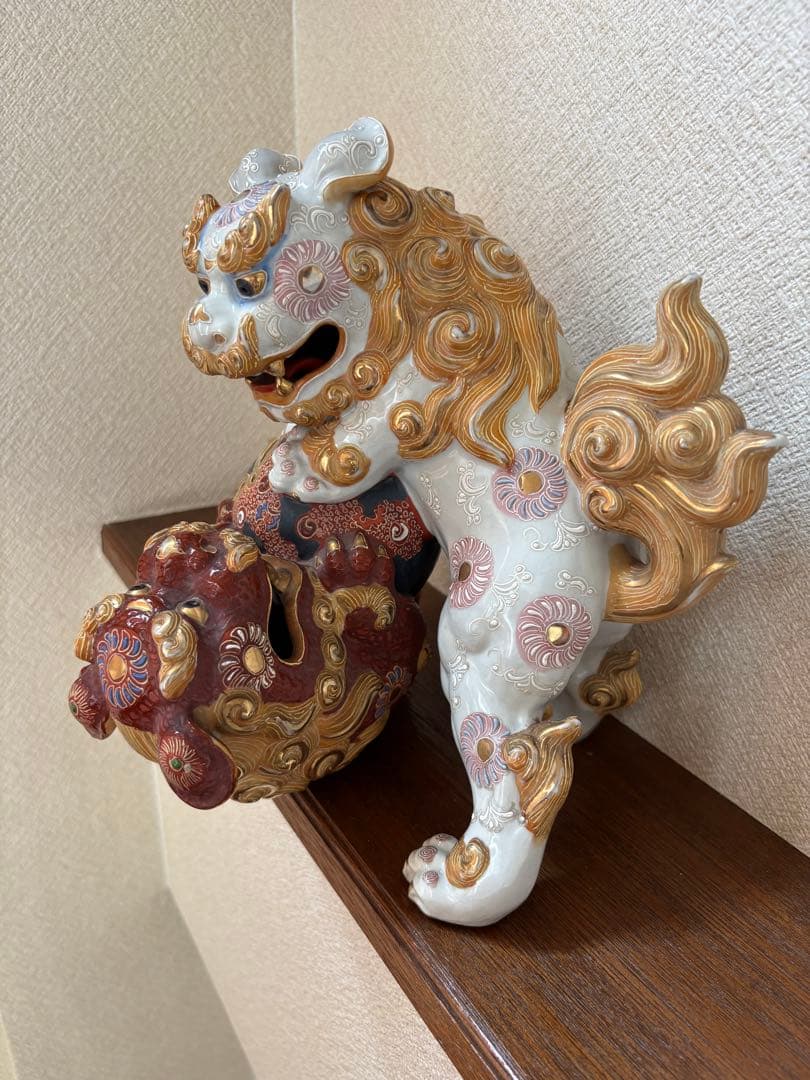 じゃれあい　玉乗り獅子　置物