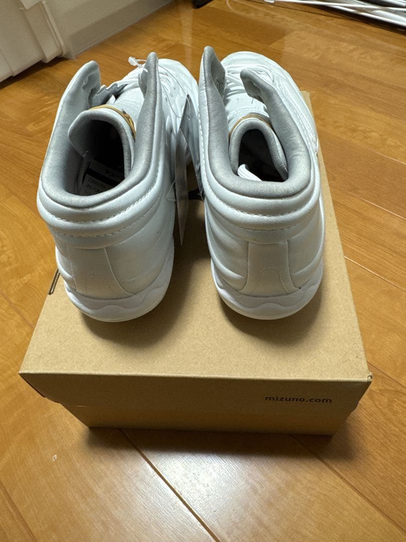 【新品未使用】Mizuno スピードレボプロ MID 27.0 cm ホワイト