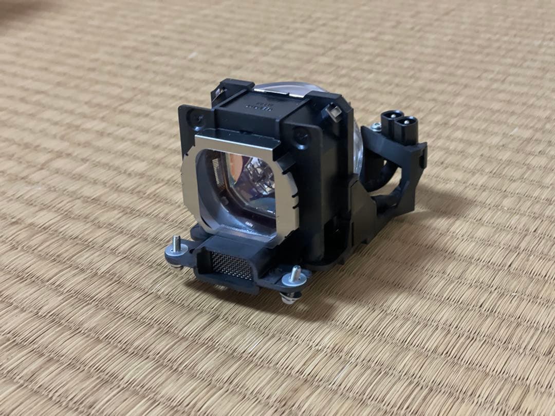 未使用 Panasonic プロジェクター交換ランプ ET-LAE700 純正