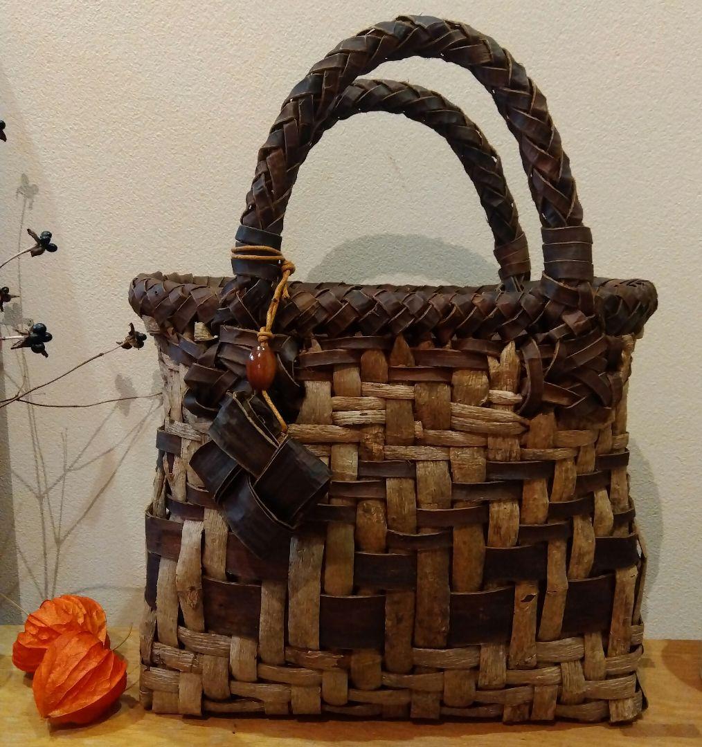 くるみ　あけびのブラウンかごバッグ