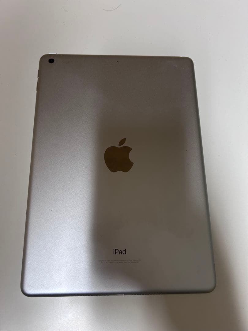 iPad 第6世代9.7インチ32GBバッテリー良好