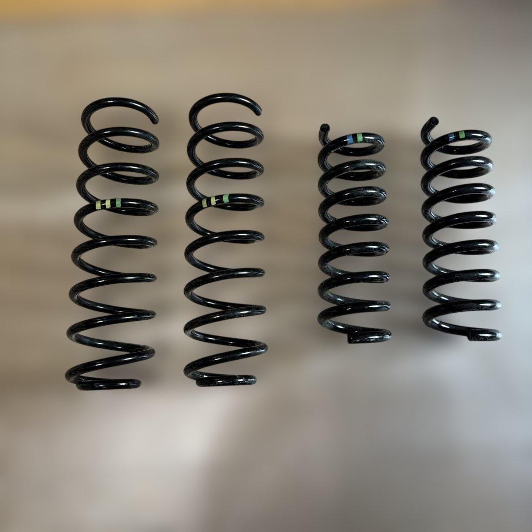 ベンツe350 w211 アバンギャルド　純正サス　新古品