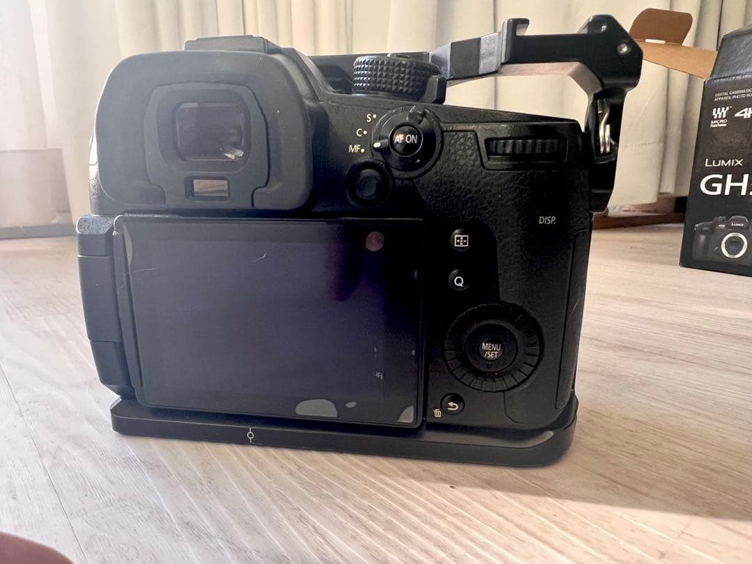 LUMIX GH5M2+ 14-42標準レンズ ケージ付き＋オマケ