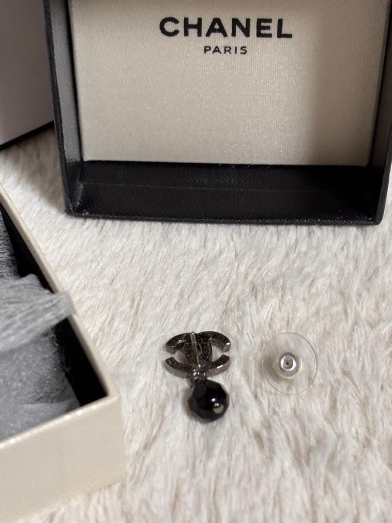 涼*子様 シャネル　ロゴピアス　片耳