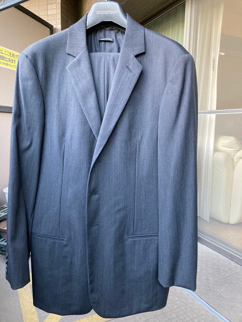 Giorgio Armani ダークグレー スーツ