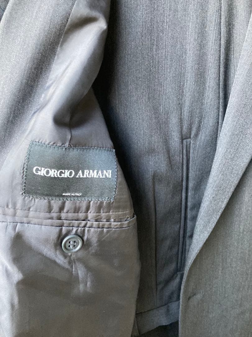 Giorgio Armani ダークグレー スーツ