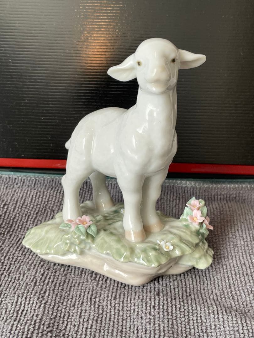 LLADRO リヤドロ 7212 仔羊