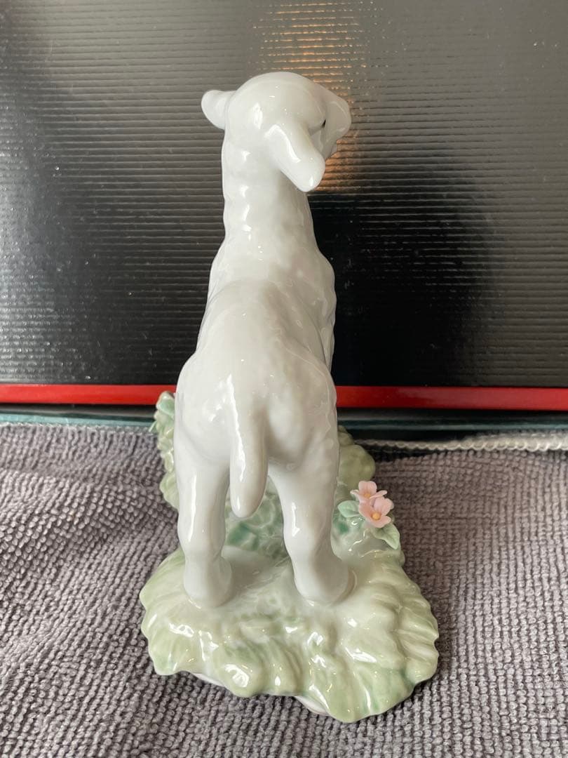 LLADRO リヤドロ 7212 仔羊
