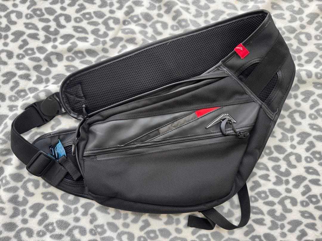 美品 KUSHITANI クシタニ K-3603 ワンショルダーバッグ