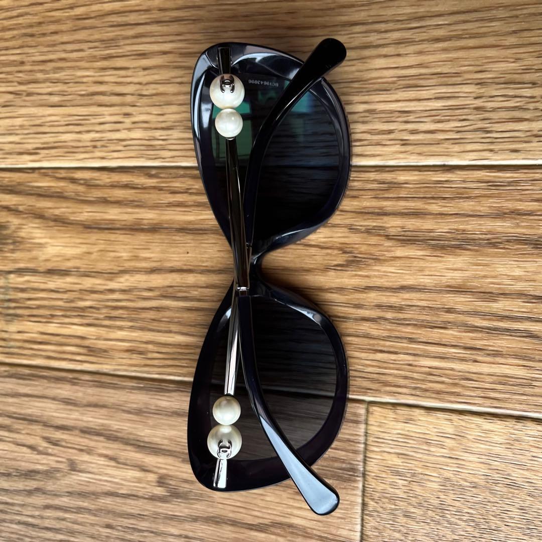 【CHANEL 】ブラック パール付きサングラス 美品　珍しい　CH5340H