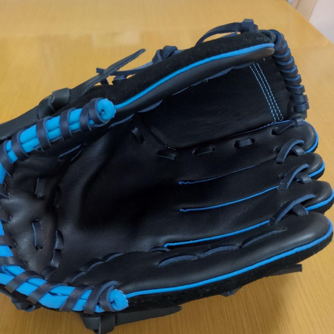 Under Armour 軟式野球グローブ 山崎康晃選手サイン入り 黒/青