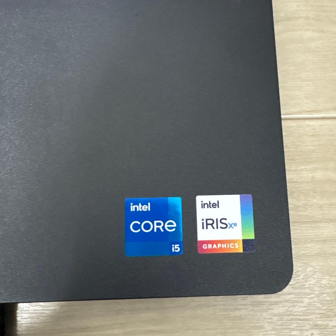 Dell Inspiron 15 3520ノートPC