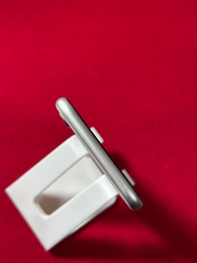 【3145】iPhone SE3第3世代スターライト 64GB simフリー