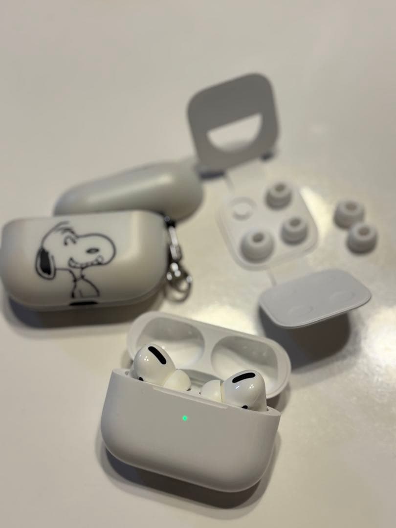 AirPodsPro初代本体 スヌーピーケース付き