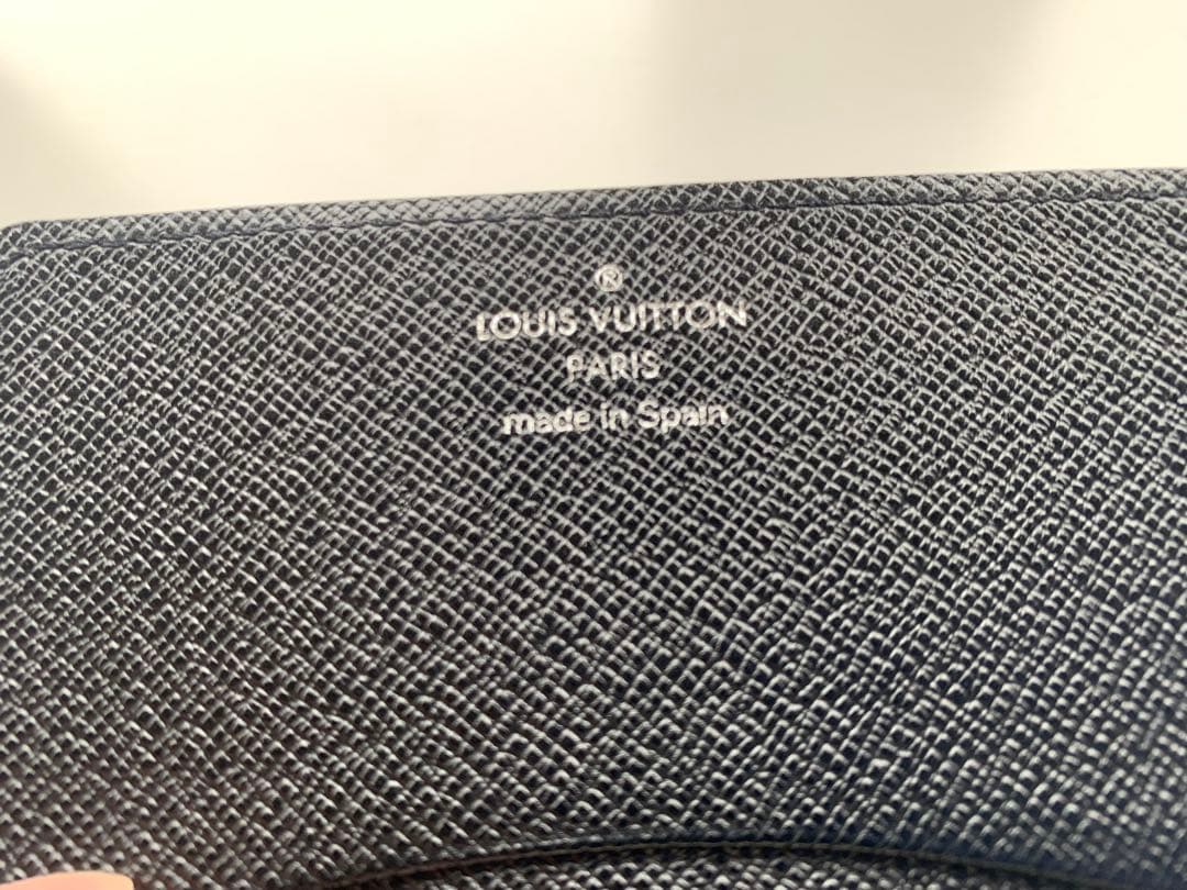 Louis Vuitton グレーレザー 名刺入れ　美品