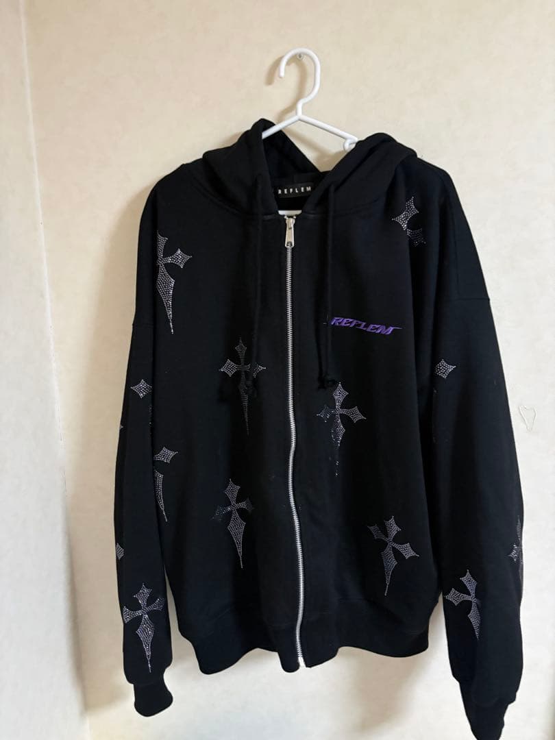 『REFLEM/レフレム』クロス総柄ラインストーンクロップドZIPパーカ 紫