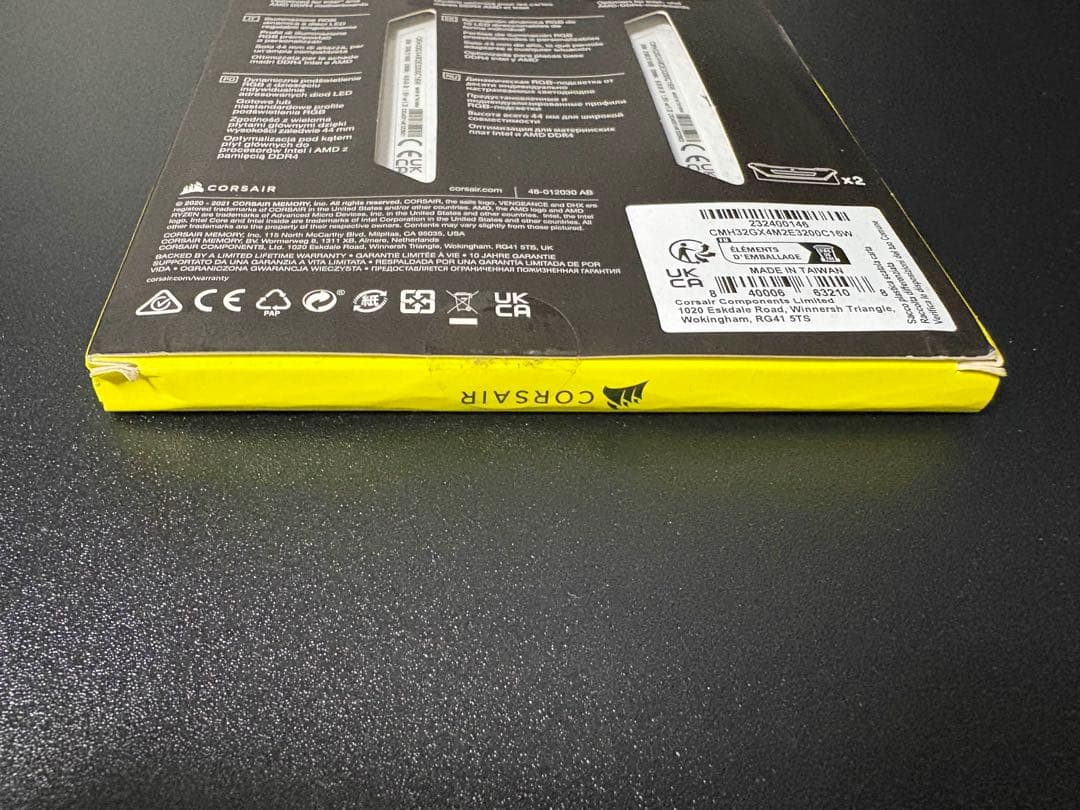 CORSAIR DDR4-3200 16G×2 新品未開封【箱キズあり】