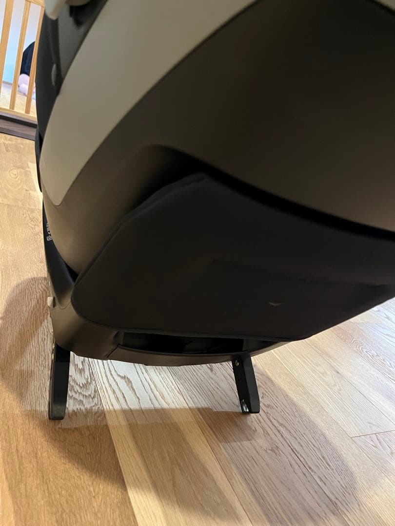 貴重　RECARO salia J ブラック チャイルドシート