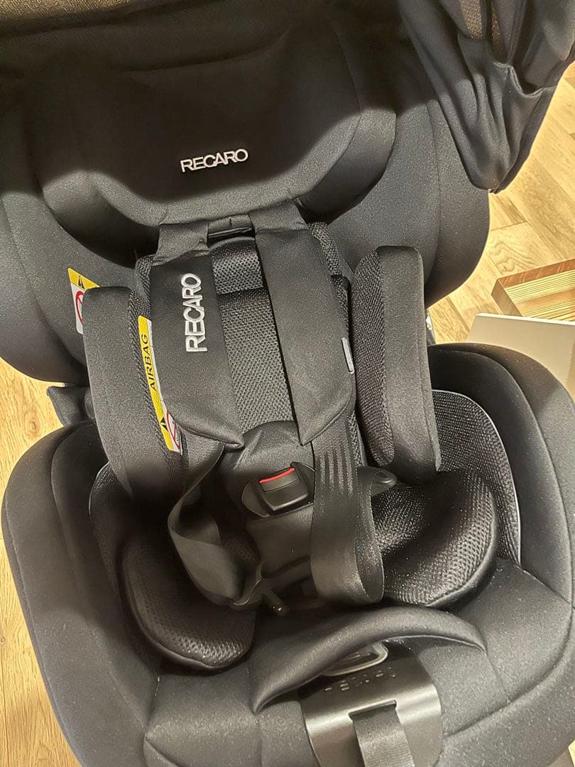 貴重　RECARO salia J ブラック チャイルドシート