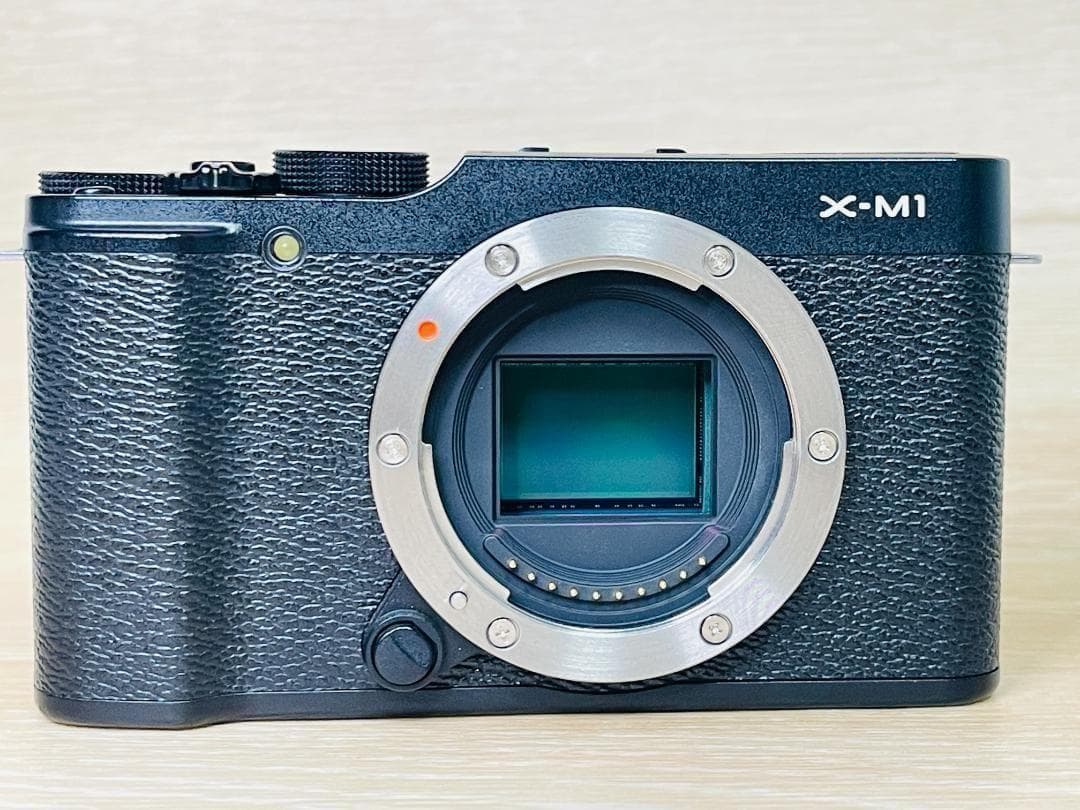 ★美品★ フジフィルム FUJIFILM X-M1 ボディ ブラック ミラーレス